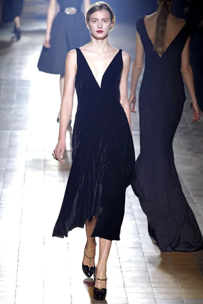 Look 49